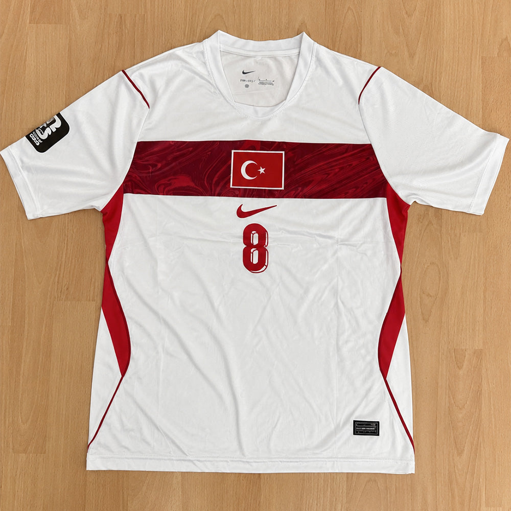 Türkei AUSWÄRTS ARDA GÜLER 8