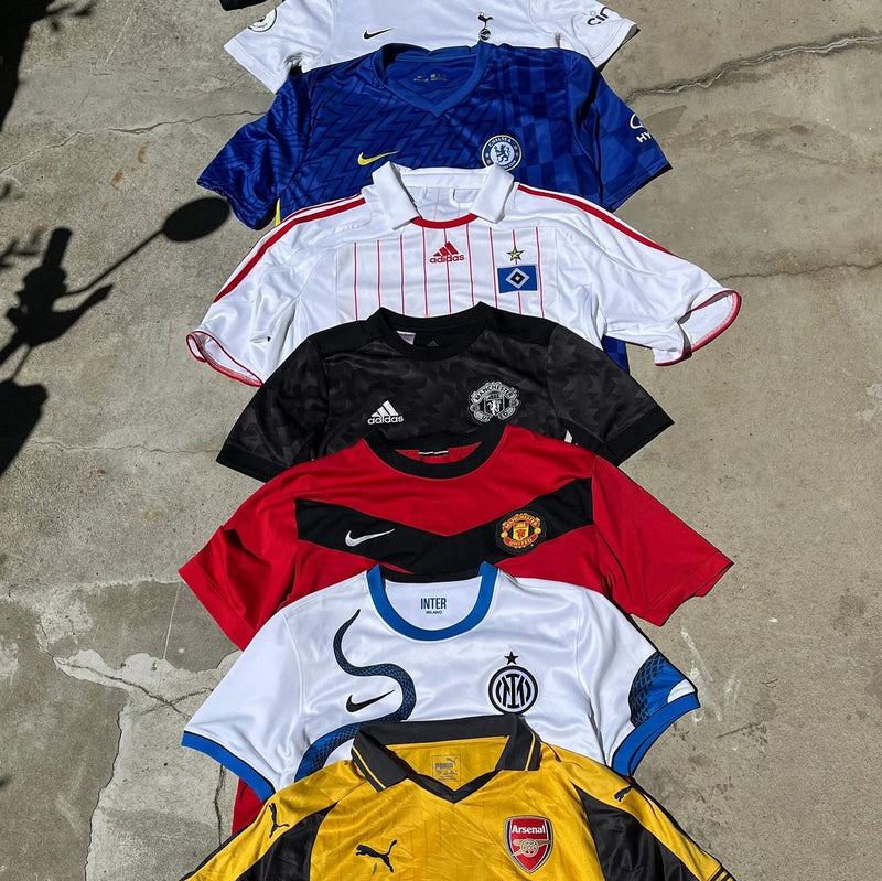 <p><strong>Retro Trikots</strong></p>