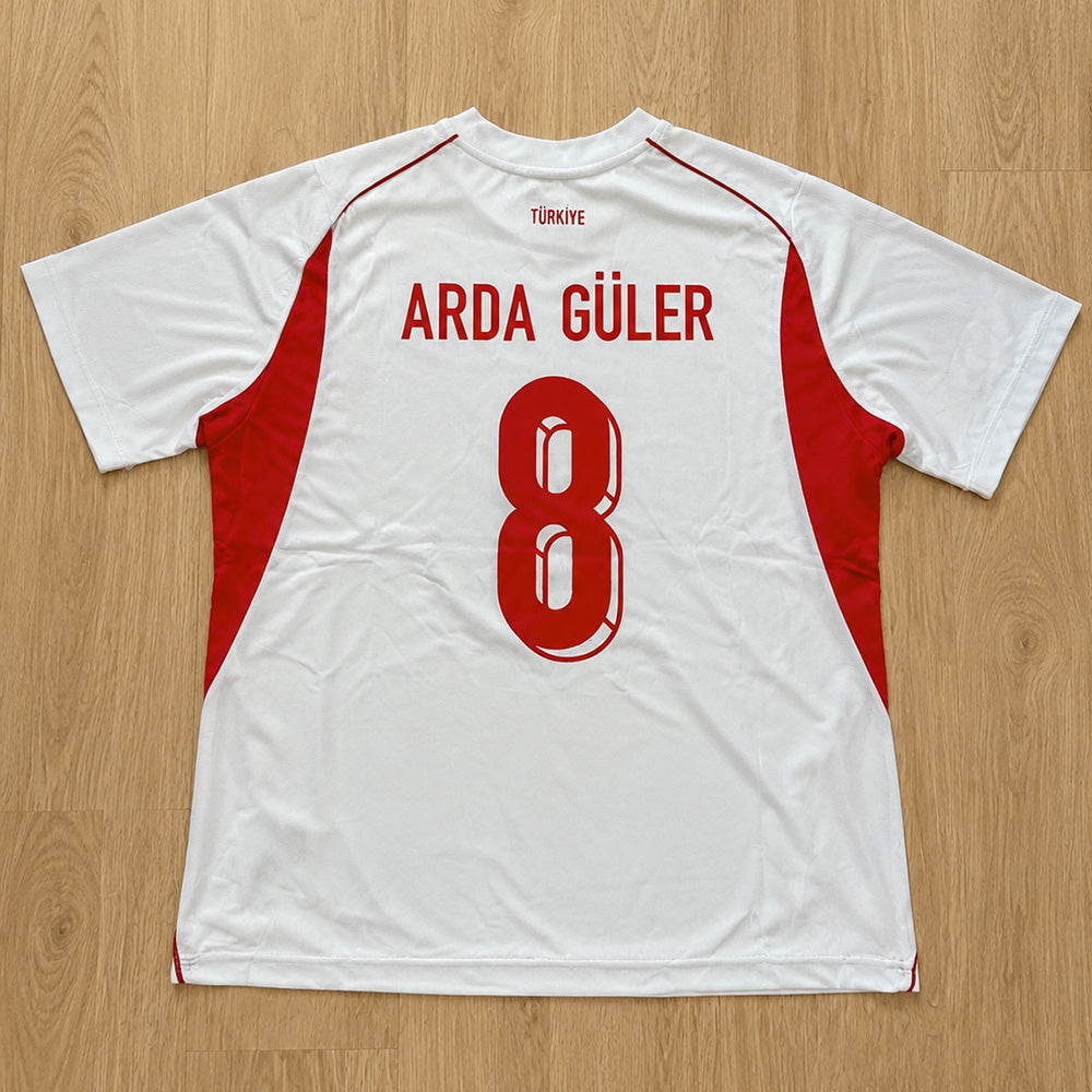 Türkei AUSWÄRTS ARDA GÜLER 8